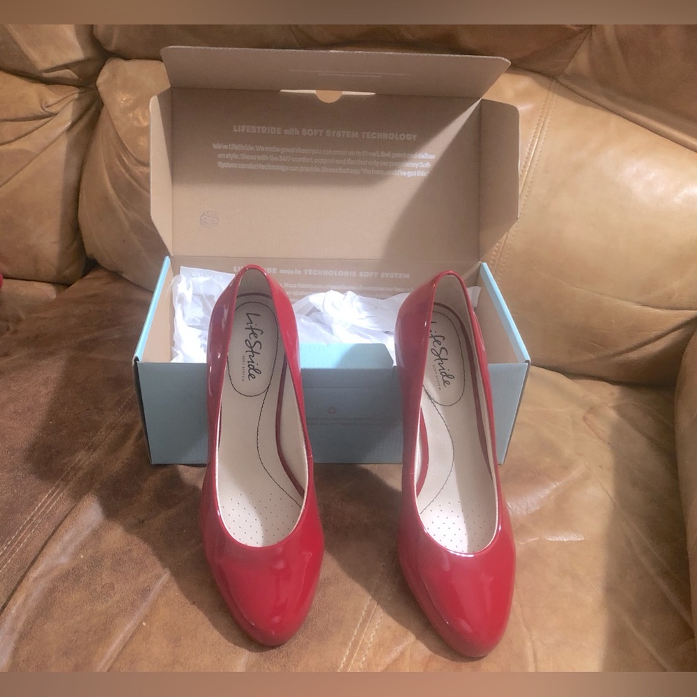 LifeStride Red Patent Leather Pumps, NEW in box, SZ 7.5